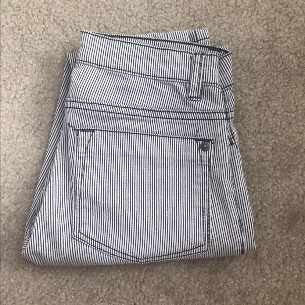 Mid Rise Striped Jegging Jeans